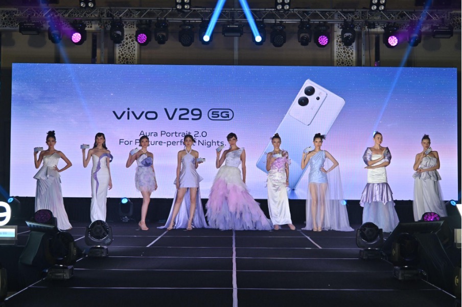 FASHION SHOW DURING THE VIVO V29 5G LAUNCHIHG